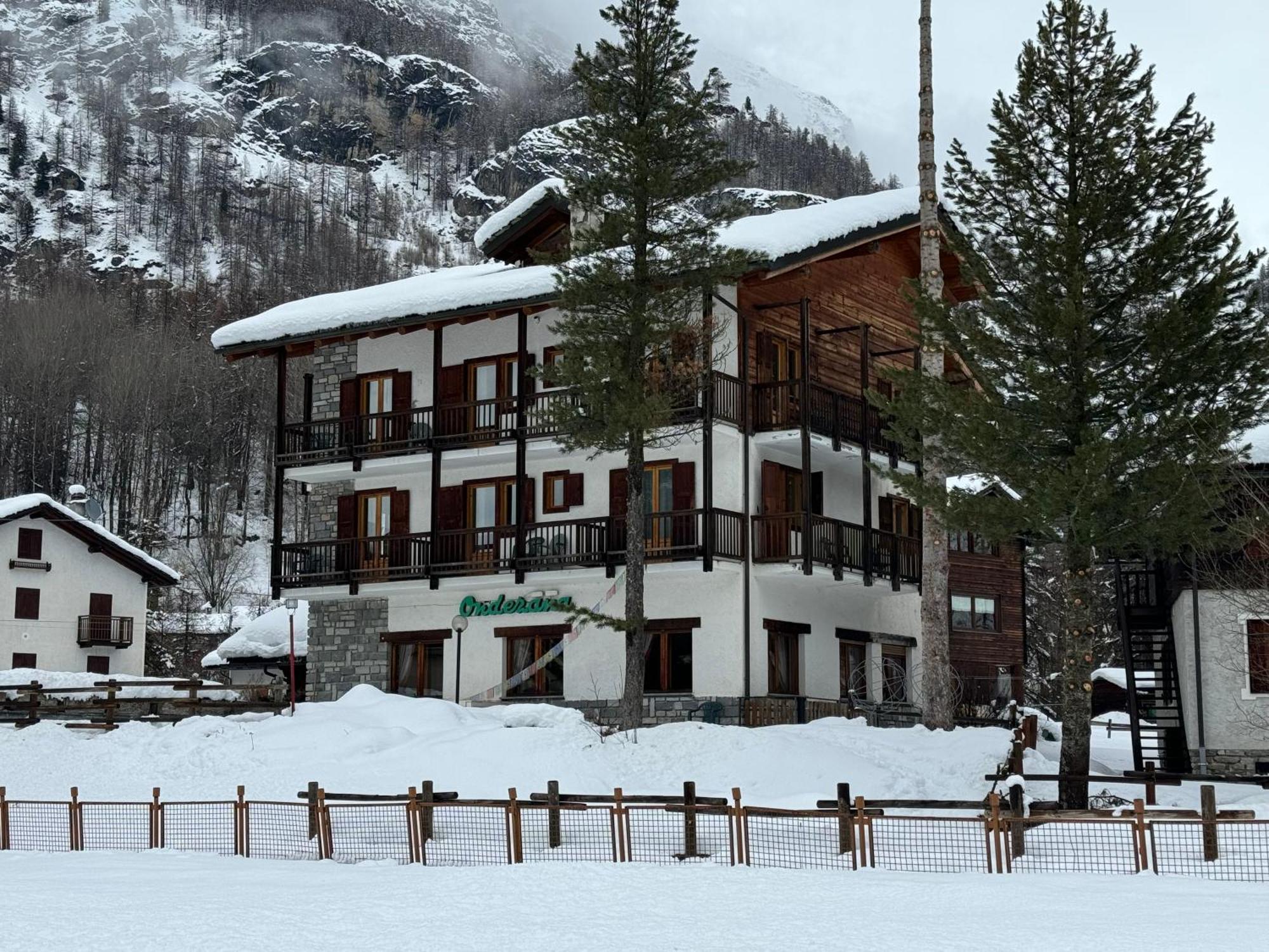 Hotel Ondezana Cogne Exteriér fotografie